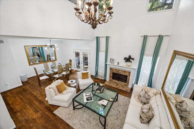 2555 Bering Drive 1, Houston, TX 77057