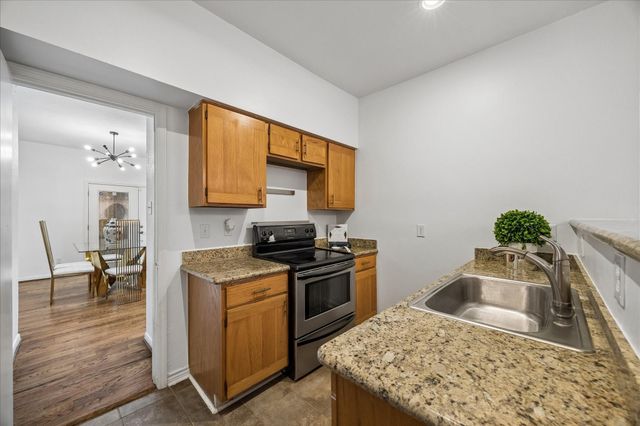 2555 Bering Drive 1, Houston, TX 77057