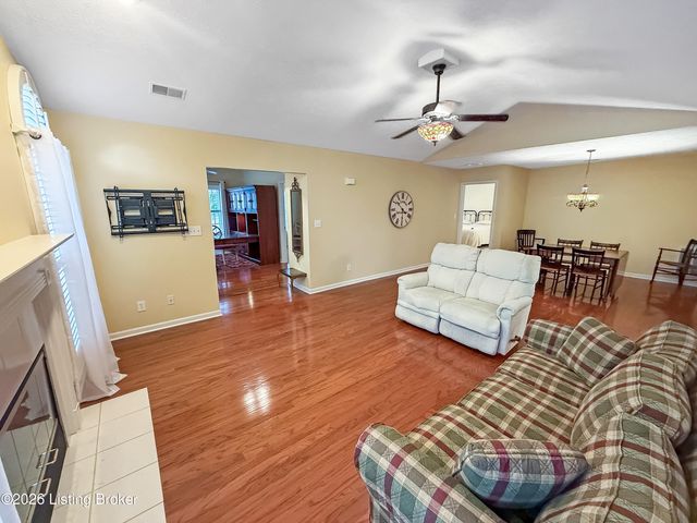9602 Cornell Dr, Louisville, KY 40291