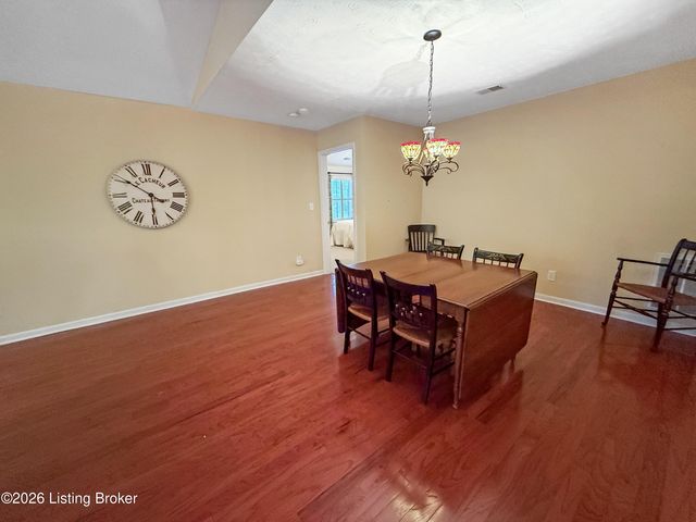 9602 Cornell Dr, Louisville, KY 40291