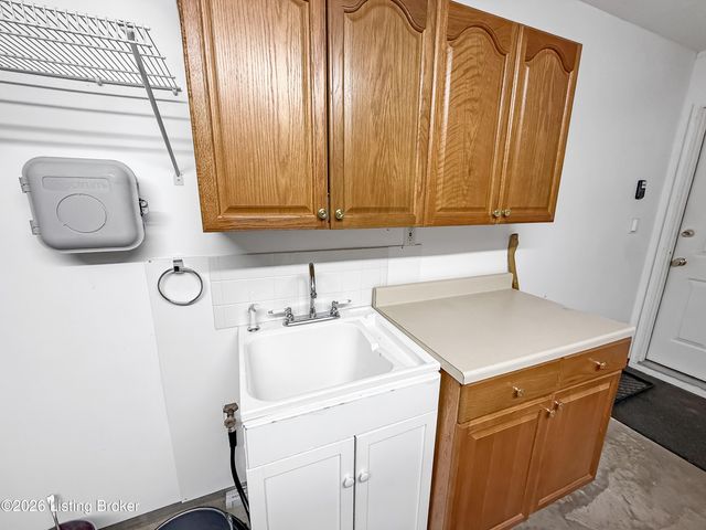 9602 Cornell Dr, Louisville, KY 40291