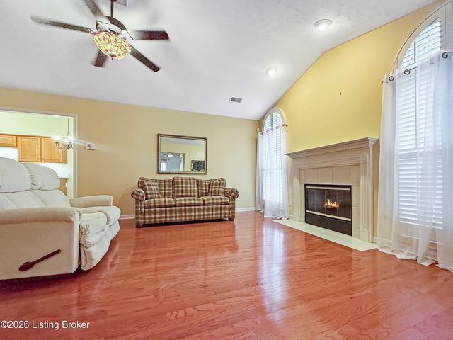9602 Cornell Dr, Louisville, KY 40291