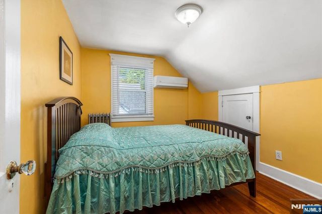 87 W Forest Avenue, Teaneck, NJ 07666
