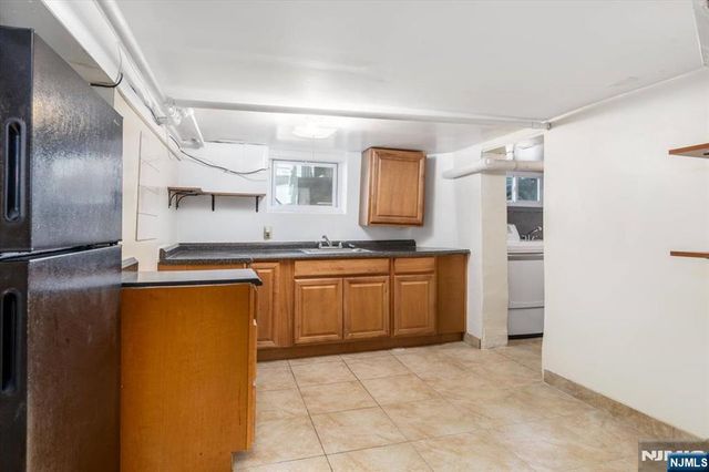 87 W Forest Avenue, Teaneck, NJ 07666