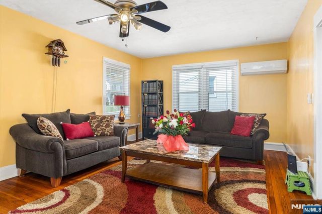 87 W Forest Avenue, Teaneck, NJ 07666