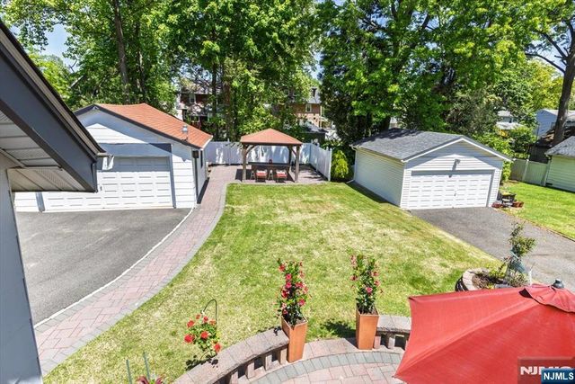 87 W Forest Avenue, Teaneck, NJ 07666