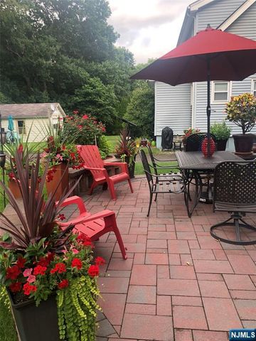 87 W Forest Avenue, Teaneck, NJ 07666