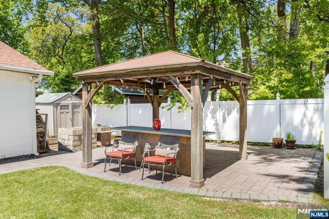 87 W Forest Avenue, Teaneck, NJ 07666