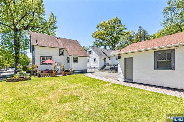 87 W Forest Avenue, Teaneck, NJ 07666