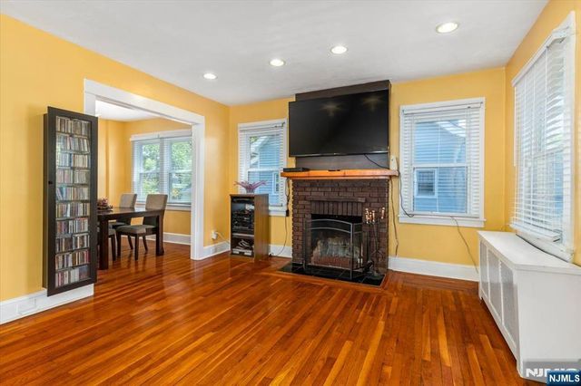 87 W Forest Avenue, Teaneck, NJ 07666