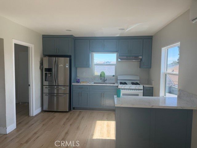 1040 N Almond Court, Long Beach, CA 90813