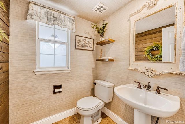 607 Huntington Place, Highlands Ranch, CO 80126