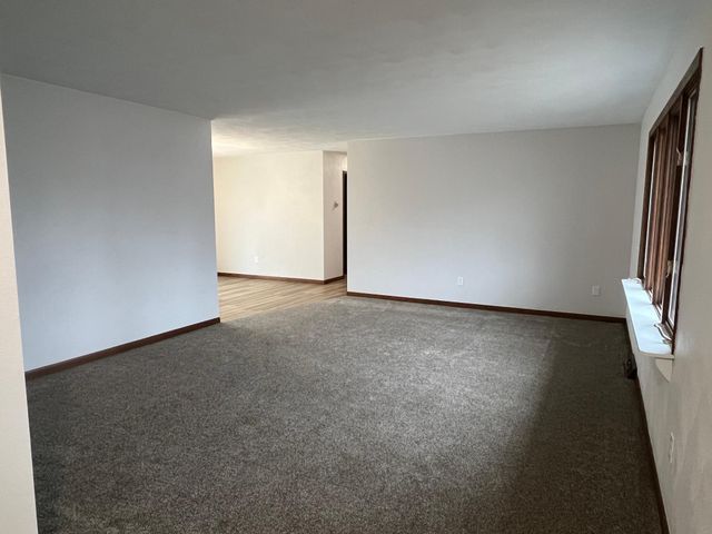 703 S 3rd Street, Ellendale, MN 56026