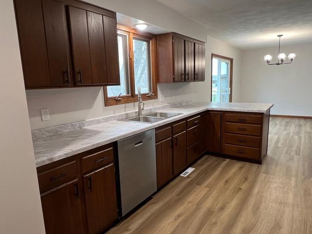 703 S 3rd Street, Ellendale, MN 56026