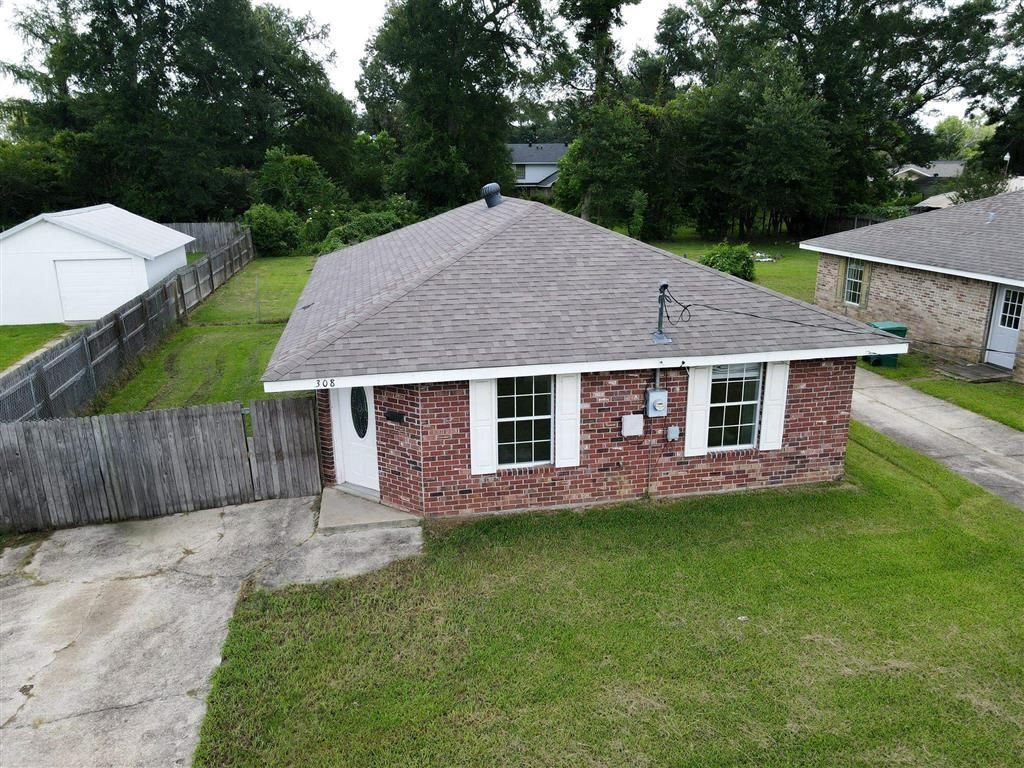 308 Coffee Street, Dequincy, LA 70633