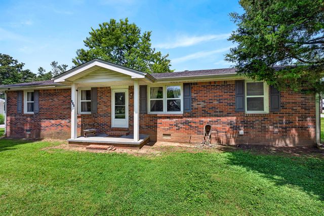 627 Baker Dr, Lafayette, TN 37083