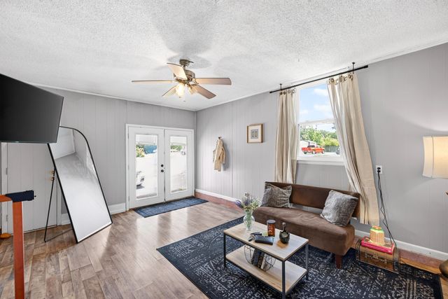 627 Baker Dr, Lafayette, TN 37083