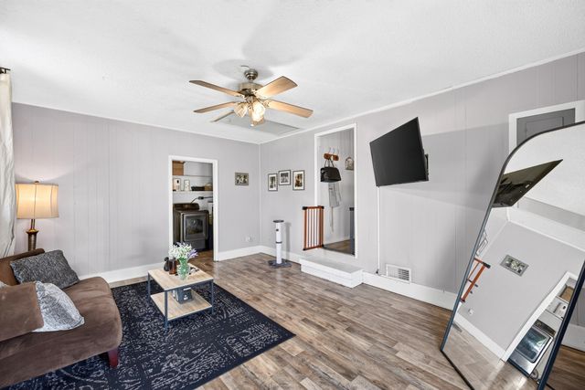 627 Baker Dr, Lafayette, TN 37083