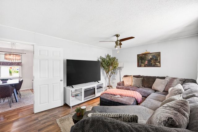 627 Baker Dr, Lafayette, TN 37083