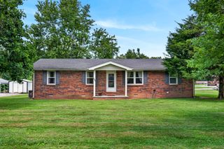 627 Baker Dr, Lafayette, TN 37083