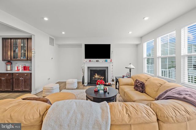 13018 JESSICA GROVE PL, Woodbridge, VA 22192
