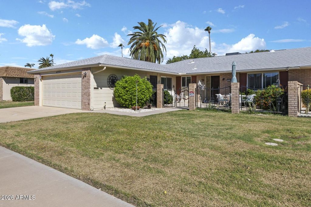 10324 W DESERT FOREST Circle, Sun City, AZ 85351 — exterior