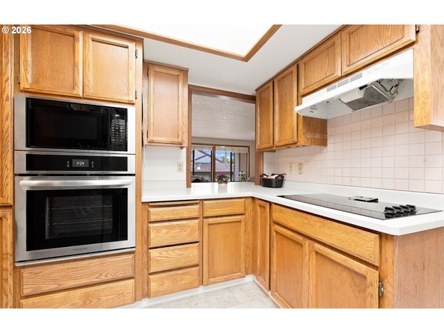 12153 Se 104TH Ct, Happy Valley, OR 97086
