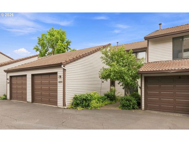 12153 Se 104TH Ct, Happy Valley, OR 97086