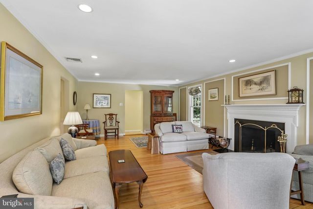 124 LADDERBACK LN, Devon, PA 19333