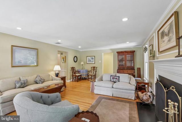 124 LADDERBACK LN, Devon, PA 19333