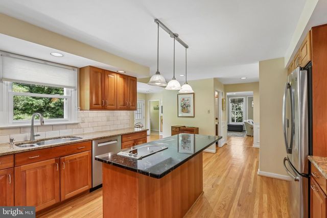 124 LADDERBACK LN, Devon, PA 19333