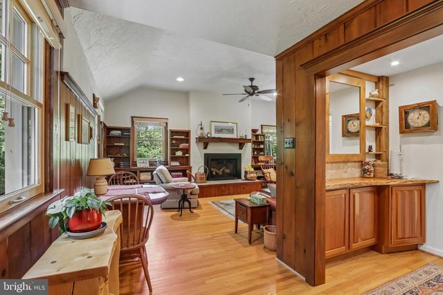 124 LADDERBACK LN, Devon, PA 19333