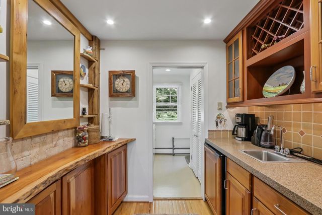 124 LADDERBACK LN, Devon, PA 19333