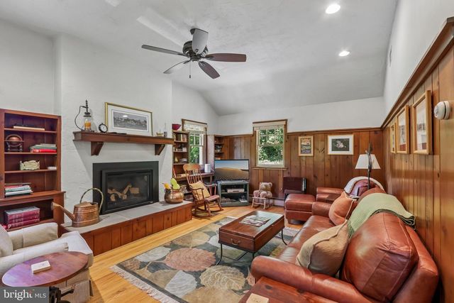 124 LADDERBACK LN, Devon, PA 19333
