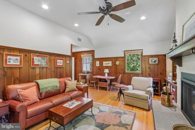 124 LADDERBACK LN, Devon, PA 19333