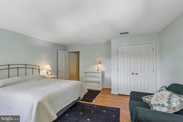 124 LADDERBACK LN, Devon, PA 19333