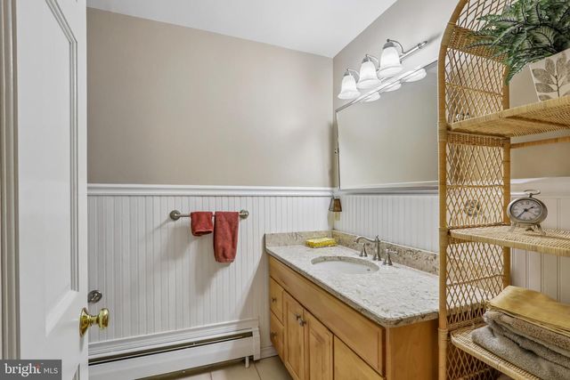 124 LADDERBACK LN, Devon, PA 19333