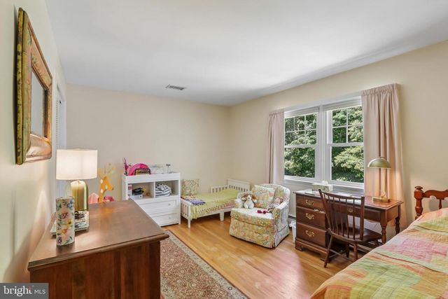 124 LADDERBACK LN, Devon, PA 19333