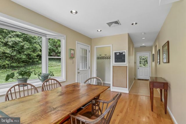 124 LADDERBACK LN, Devon, PA 19333