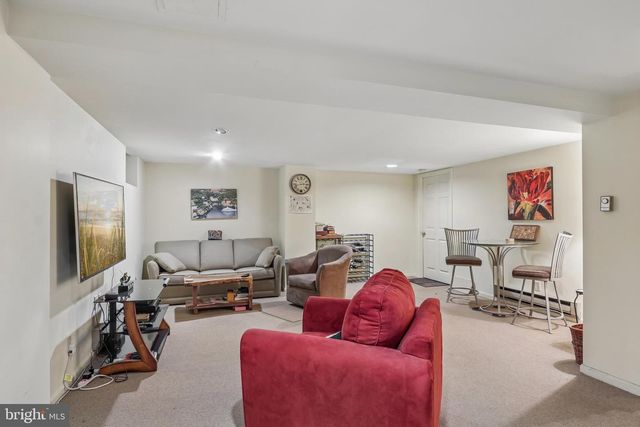 124 LADDERBACK LN, Devon, PA 19333