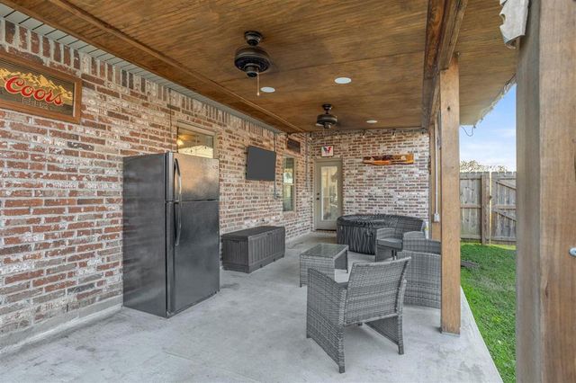 2484 Duplechin Lane, Lake Charles, LA 70611