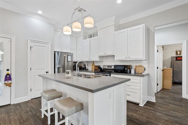 2484 Duplechin Lane, Lake Charles, LA 70611