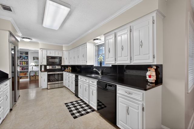 1907 Wes Hardin Circle, Bonham, TX 75418