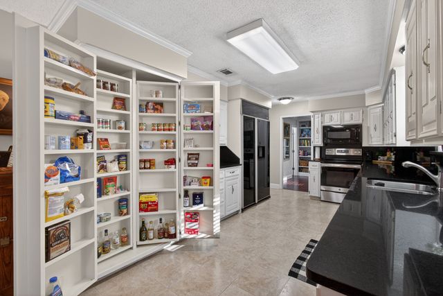 1907 Wes Hardin Circle, Bonham, TX 75418