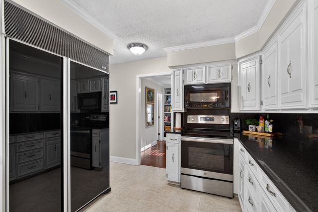 1907 Wes Hardin Circle, Bonham, TX 75418
