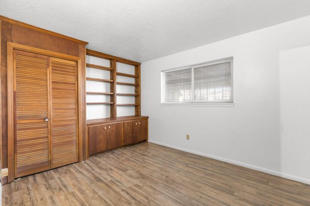 2634 Oro Vista Road NW, Albuquerque, NM 87107