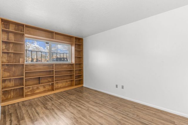 2634 Oro Vista Road NW, Albuquerque, NM 87107