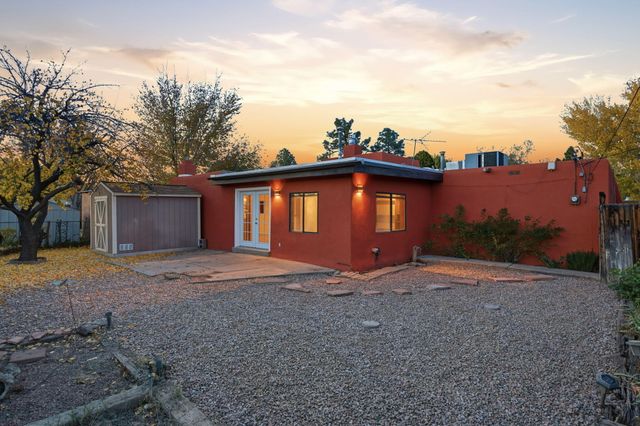 2634 Oro Vista Road NW, Albuquerque, NM 87107
