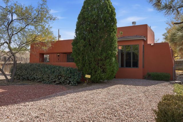 2634 Oro Vista Road NW, Albuquerque, NM 87107
