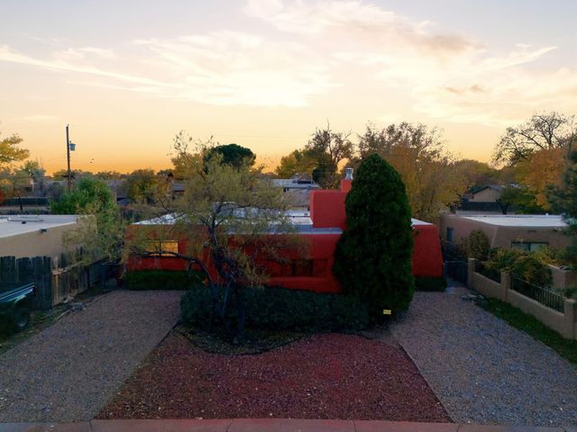 2634 Oro Vista Road NW, Albuquerque, NM 87107